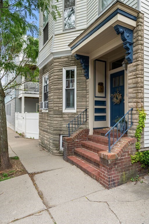 Building Photo - 161 N St