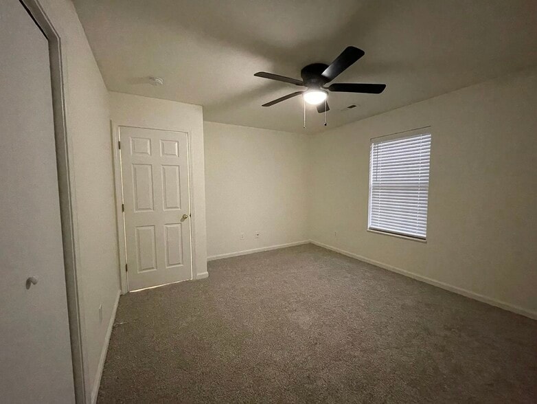 Building Photo - 2943 Colt Dr