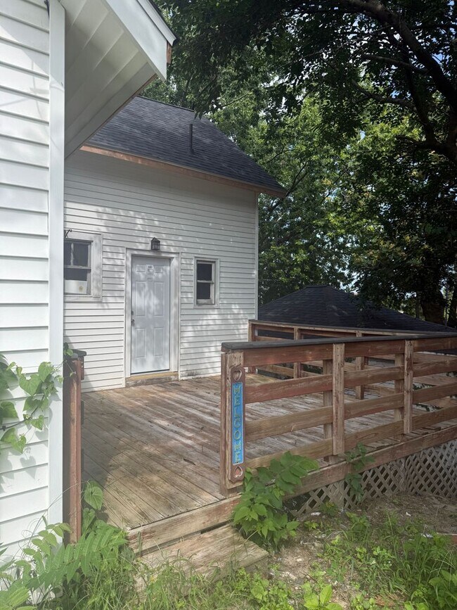 Building Photo - 1718 Rainey St