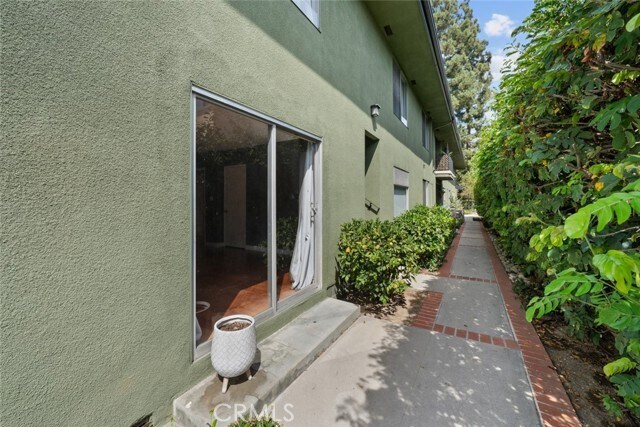Building Photo - 1209 S Orange Grove Blvd