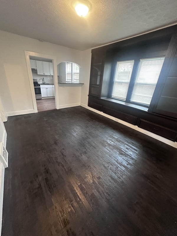 Building Photo - 3229 W 32nd St