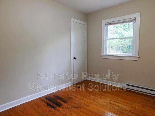 Building Photo - 1008 Perry St