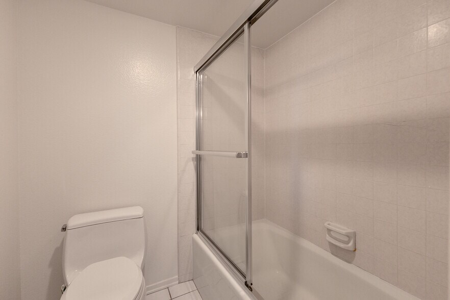 Building Photo - 1709 Camino de Villas