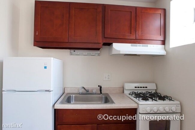 Building Photo - 5200 S Harper Ave