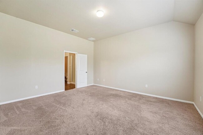 Building Photo - 223 Camellia Dr