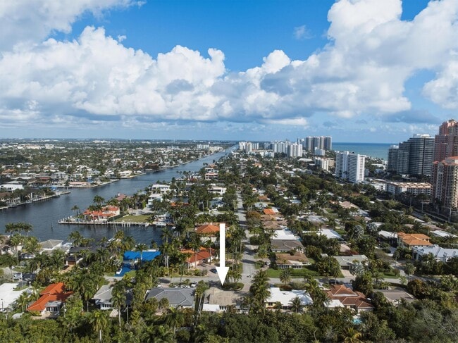 Building Photo - 3036 NE 19th St