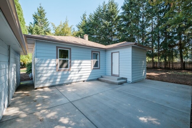 Building Photo - 1247 Clark Mill Rd