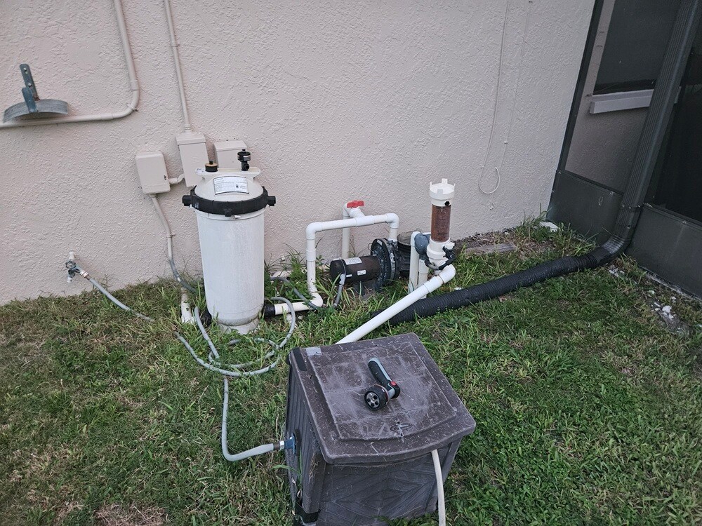 Pool pump - 7353 122nd Way