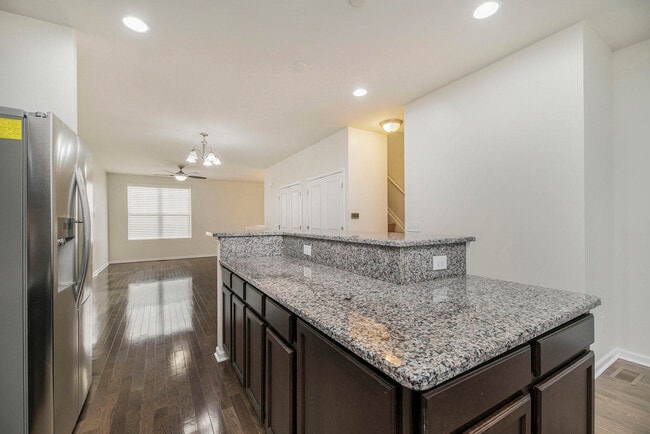 Building Photo - 329 Glenhurst Blvd