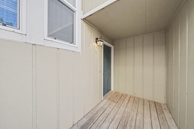 Building Photo - 1018 Davidson Dr