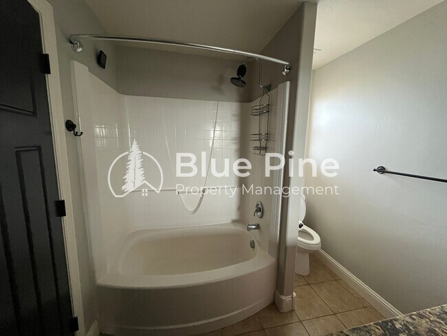 Building Photo - 3688 Shale Ave