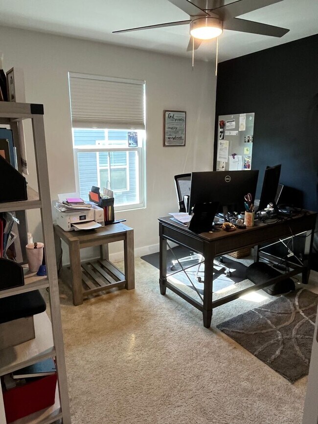 Building Photo - 3 bed 2 bath rental in Village Oaks Subdivision close proximity to Lake Monticello