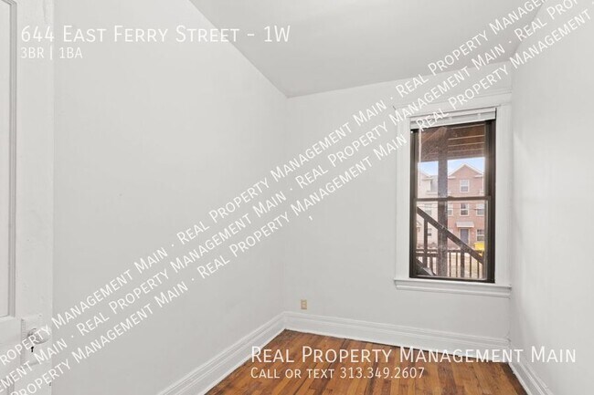 Building Photo - 644 E Ferry St