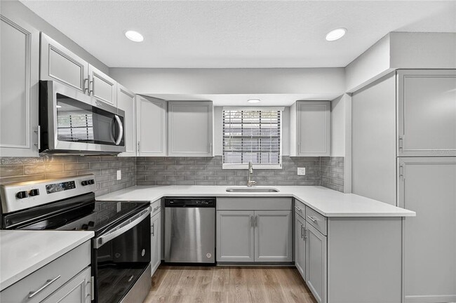 Building Photo - 519 Sweetleaf Dr