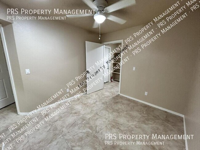 Building Photo - 551 S Lesueur-Unit 1