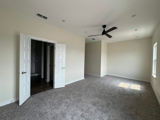 Building Photo - 210 Veracruz Dr