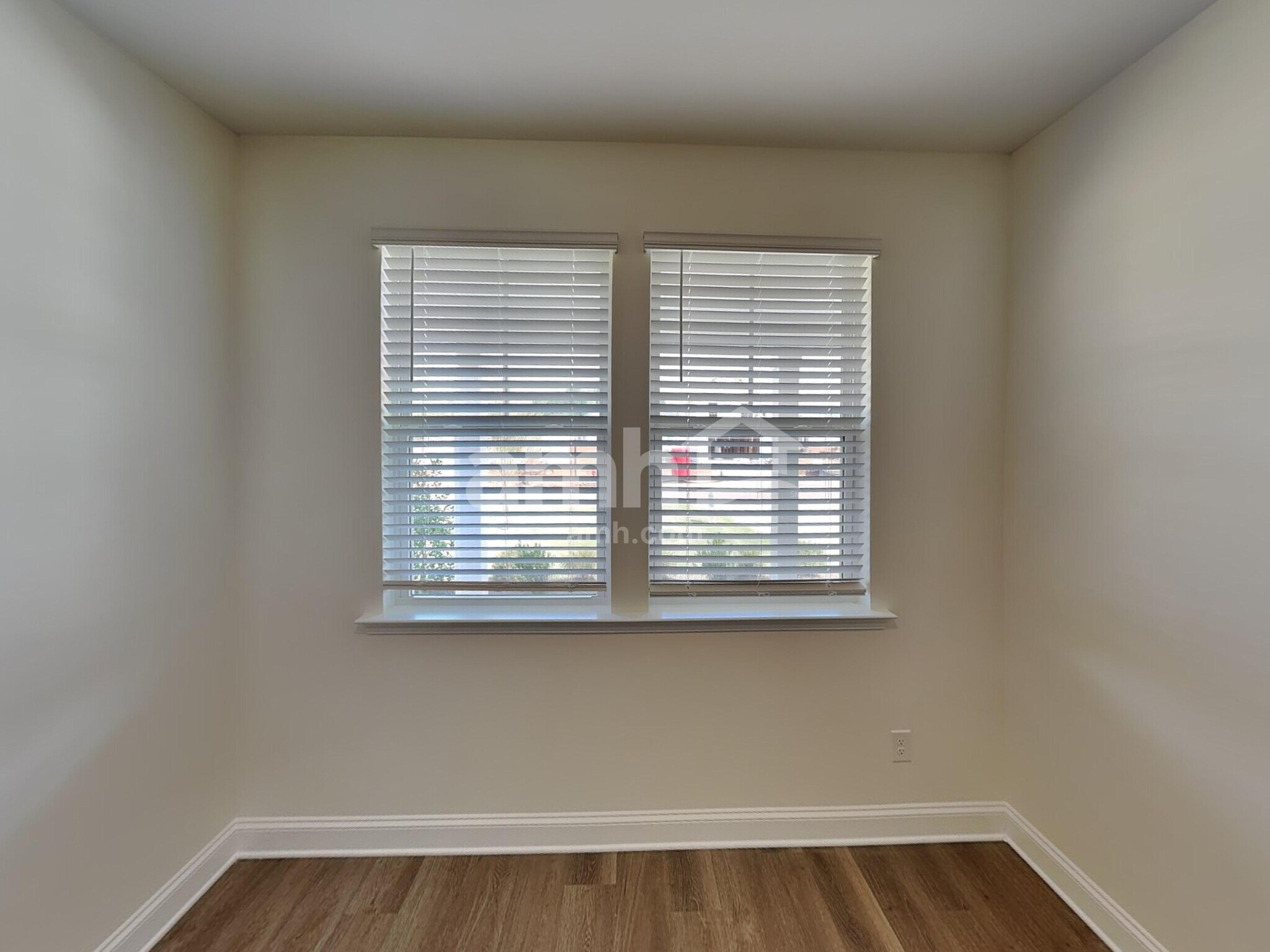 Building Photo - 6035 Rosemore Ln