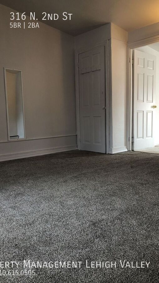 Building Photo - 316 N 2nd St