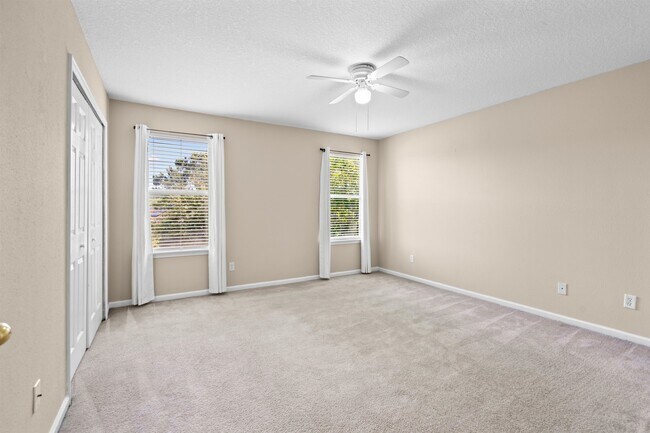 Building Photo - 313 Scrub Jay Dr