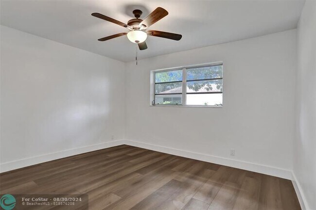 Building Photo - 161 SW 75th Ave