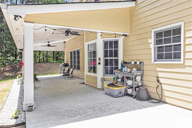 Building Photo - 1611 Hillside Bend Crossing