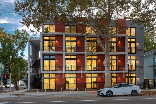 Building Photo - 500 16th St