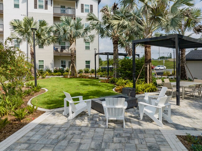 Building Photo - The Avery