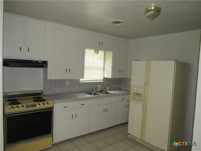 Building Photo - 512 Wolf St