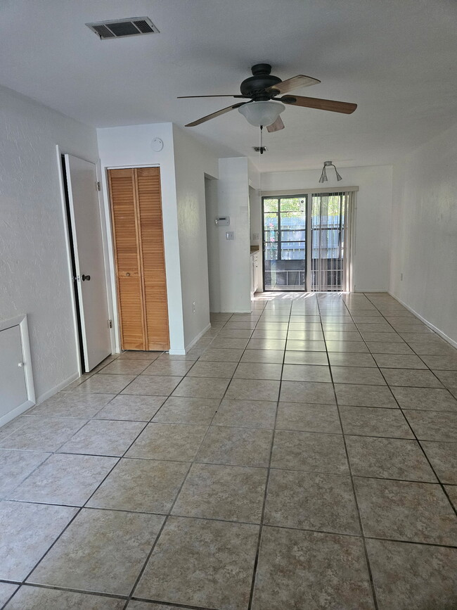 Building Photo - 4129 NW 43rd Ter