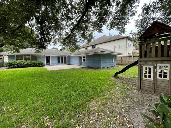 Building Photo - 3229 Westridge St