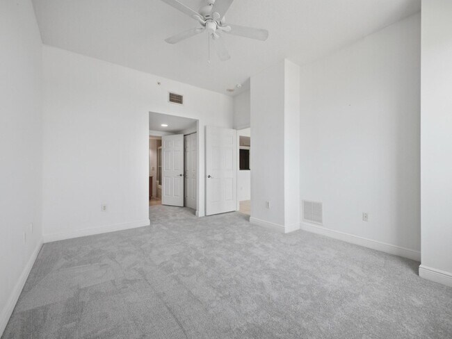 Building Photo - 610 Clematis St