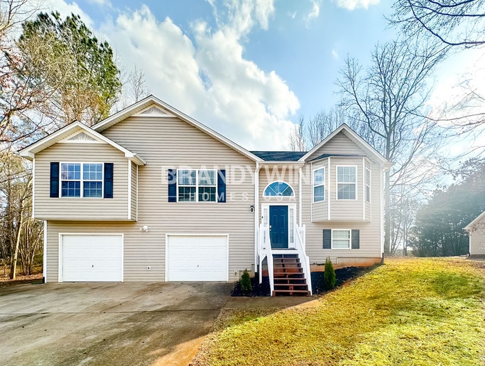 Building Photo - 581 Twin Oaks Ln