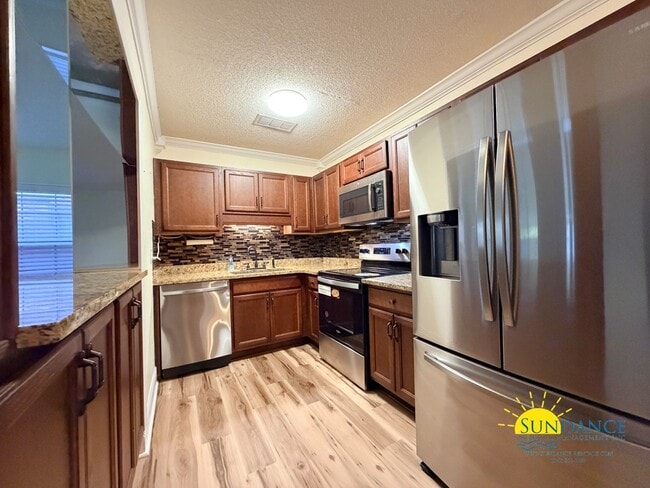 Building Photo - Lovely 4-Bedroom Home Close to Ferry Park!