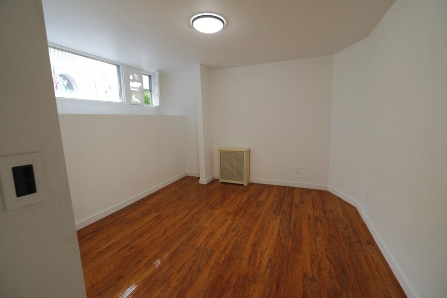 Building Photo - 56 Pleasant St