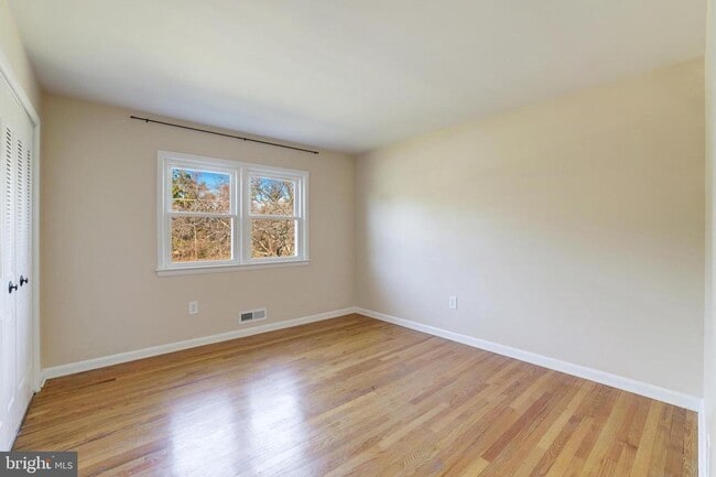 Building Photo - 1013 Westbriar Dr NE