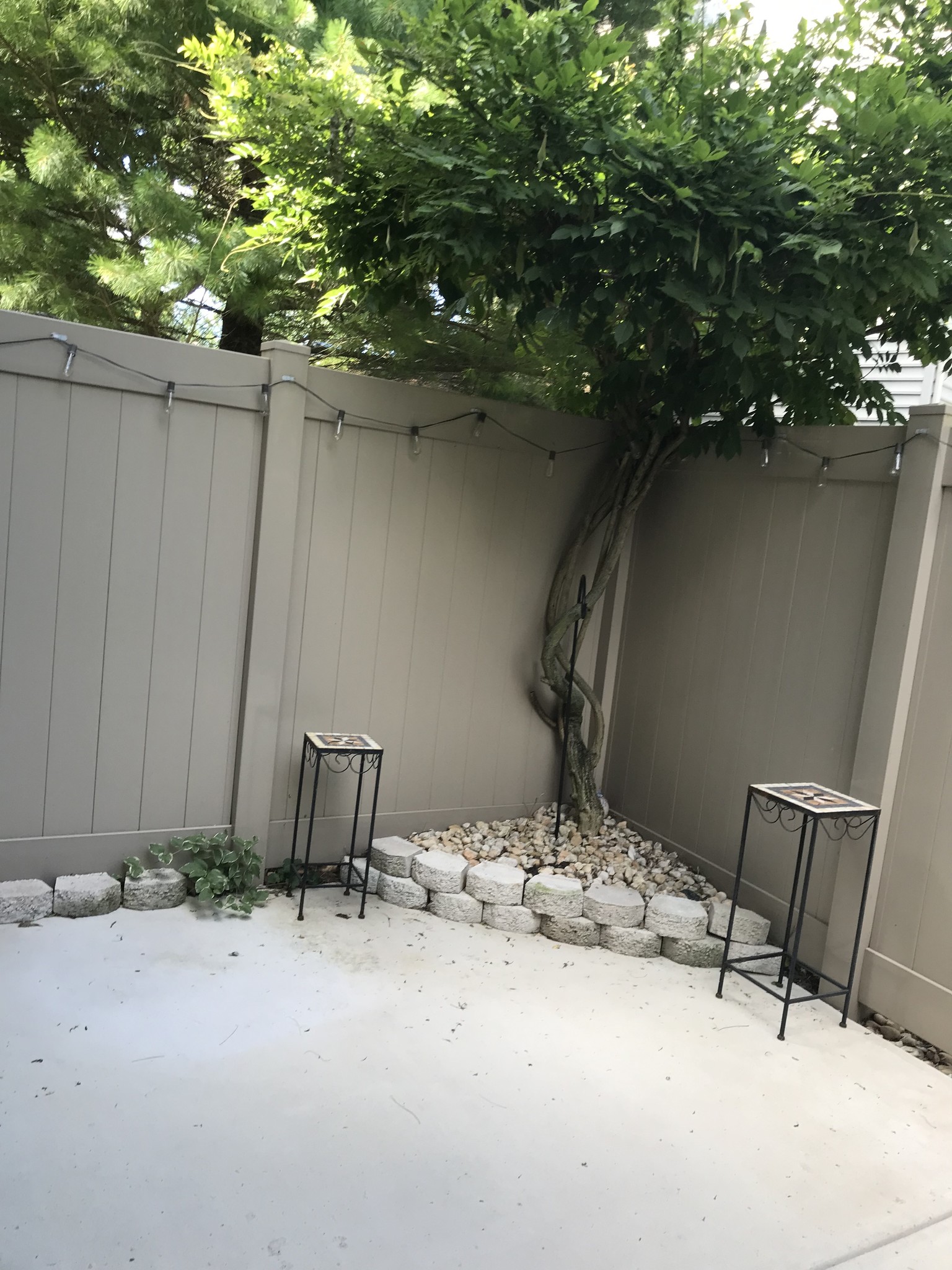 outdoor patio - 1755 Weatherburn Dr