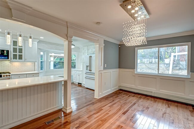 Building Photo - 850 St Johnland Rd