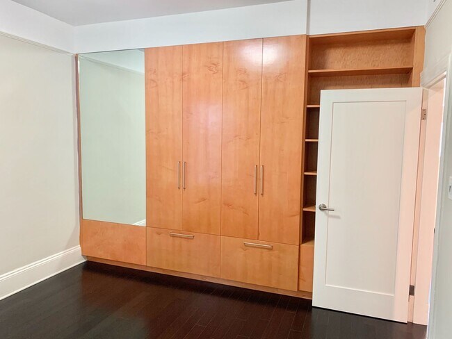 Building Photo - 54-56 Sharon St