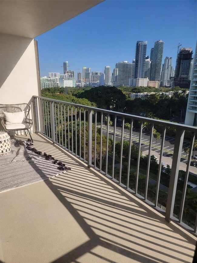 Building Photo - 1865 Brickell Ave