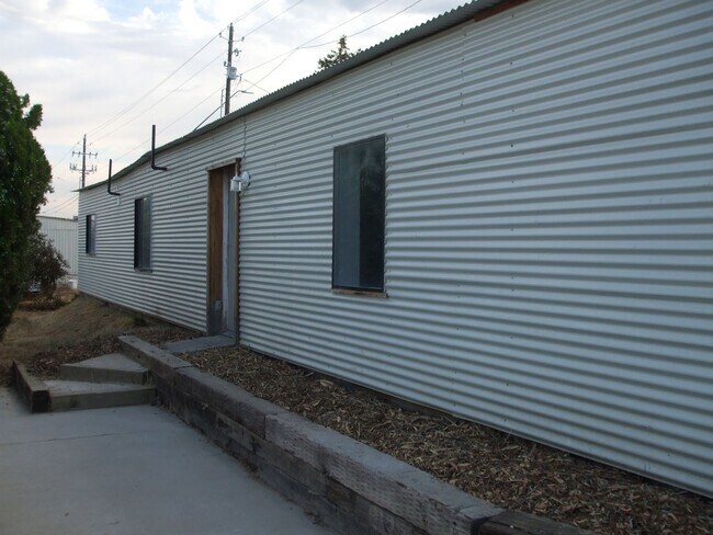 Building Photo - 10600 W Tahiti St