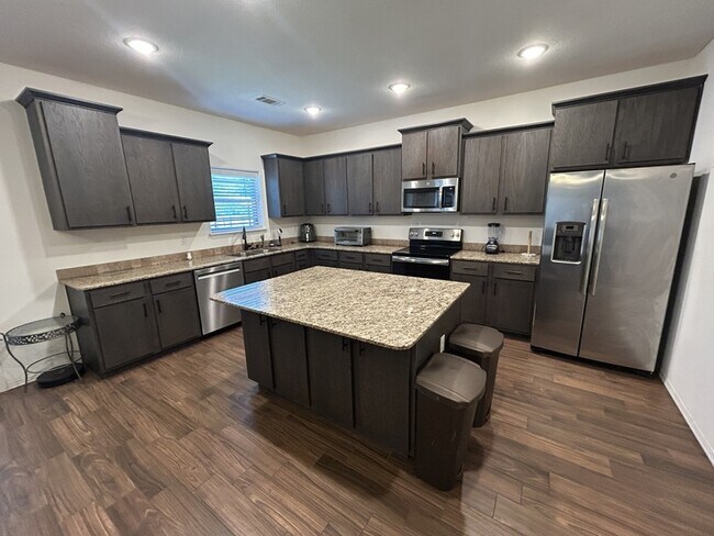 Building Photo - 1299 N Sicily Ln