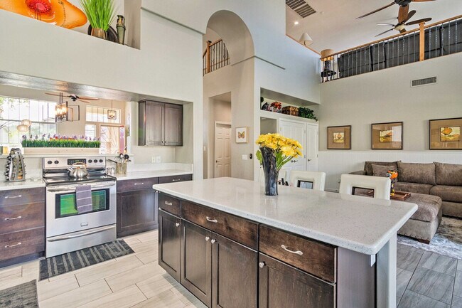 Building Photo - 8790 W Hayward Ave