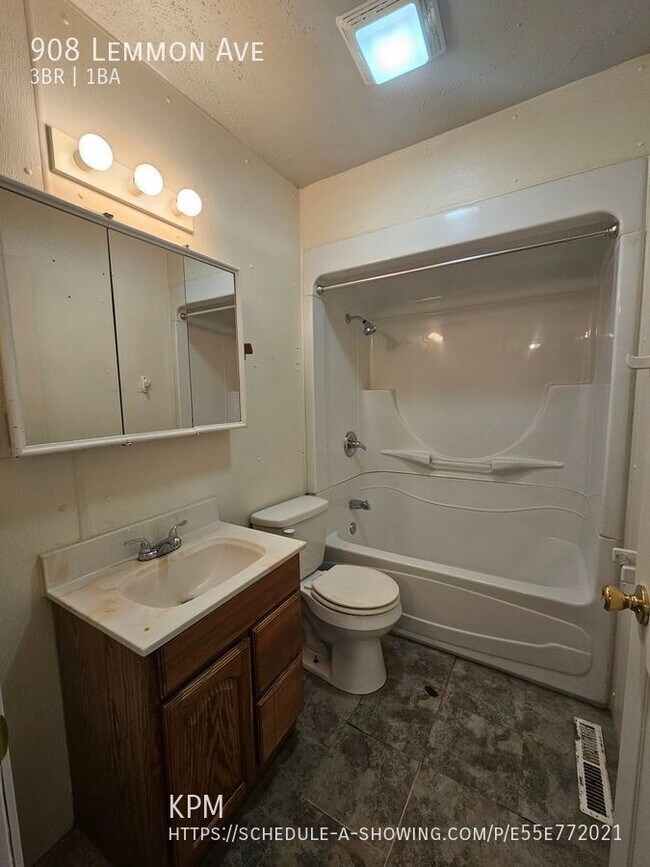 Building Photo - 908 Lemmon Ave