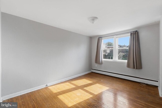 Building Photo - 5907 Houghton St