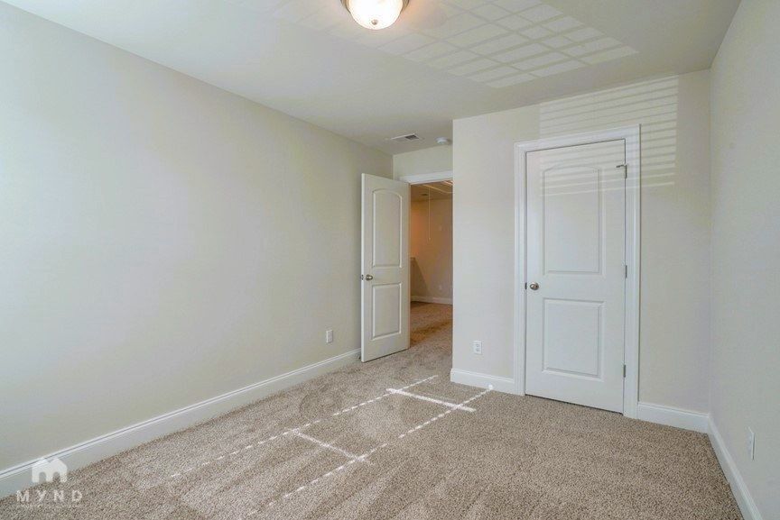 Building Photo - 1259 W End Station Dr