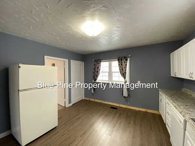 Building Photo - 410 Garfield St