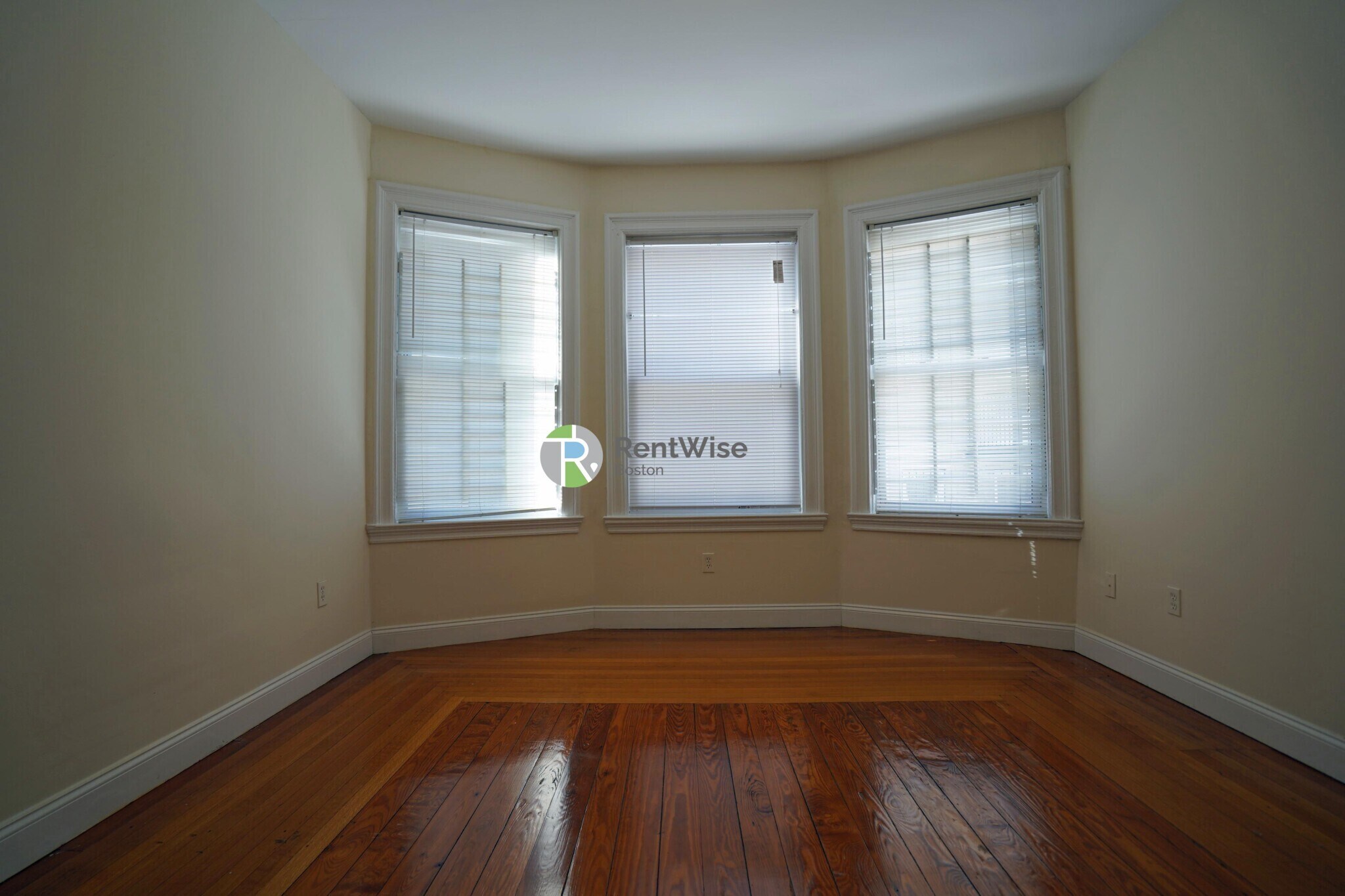 Building Photo - 53 Ashford St