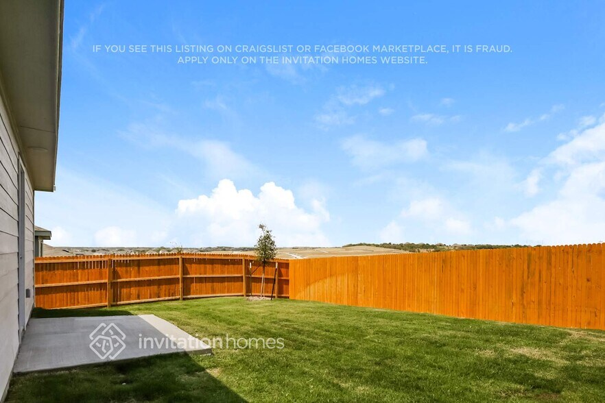 Building Photo - 3148 Lynmar Ln