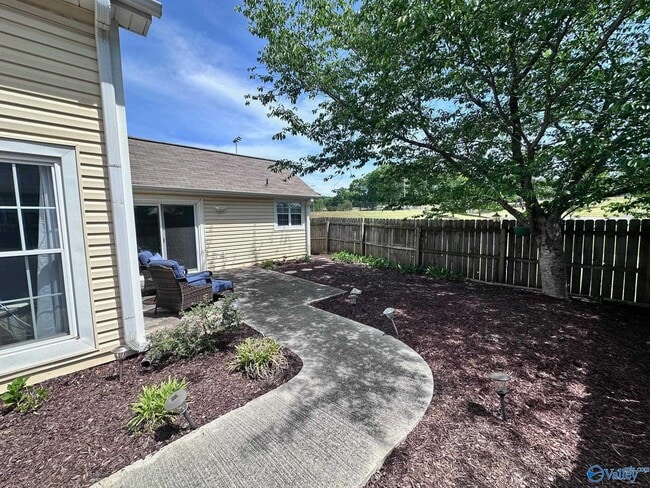 Building Photo - 200 Millstone Ln