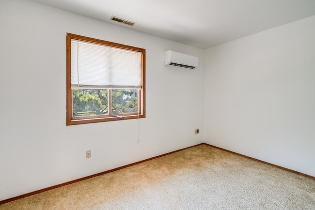 Building Photo - 7234 Oak Ridge Pl